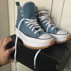 BNIB CONVERSE Run Star Hike, women’s size 9, Colour: Noble blue